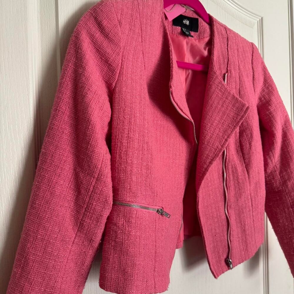 Tweed style pink blazer